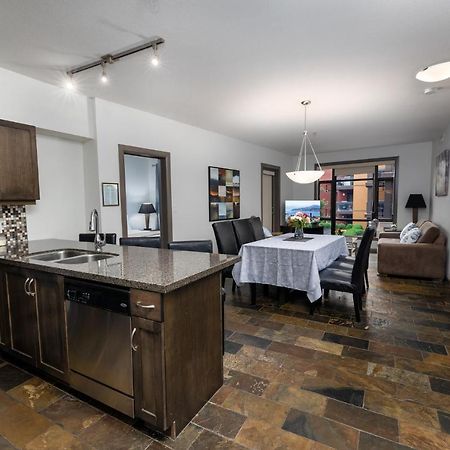 Upgraded Lakeside Resort Dream Vacation Home Kelowna Extérieur photo