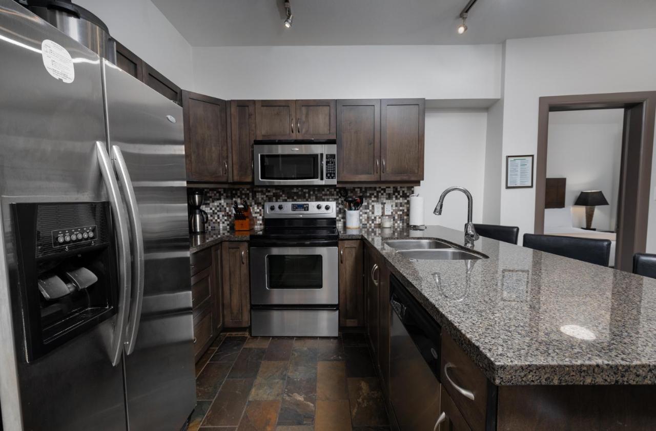 Upgraded Lakeside Resort Dream Vacation Home Kelowna Extérieur photo