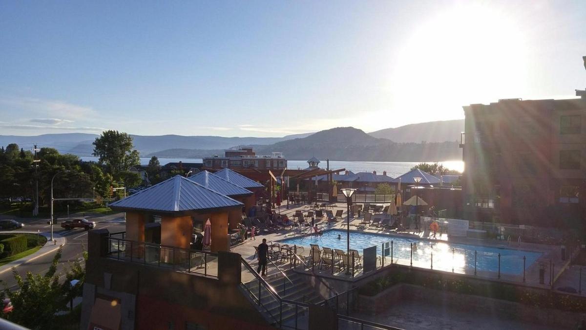 Upgraded Lakeside Resort Dream Vacation Home Kelowna Extérieur photo